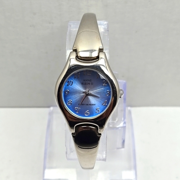 Womens Anne Klein Watch 23mm Silver Tone Band Round Blue Dial New Battery - Picture 2 of 9